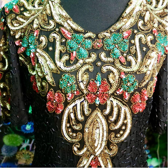 Dresses - Picture 7 of 8